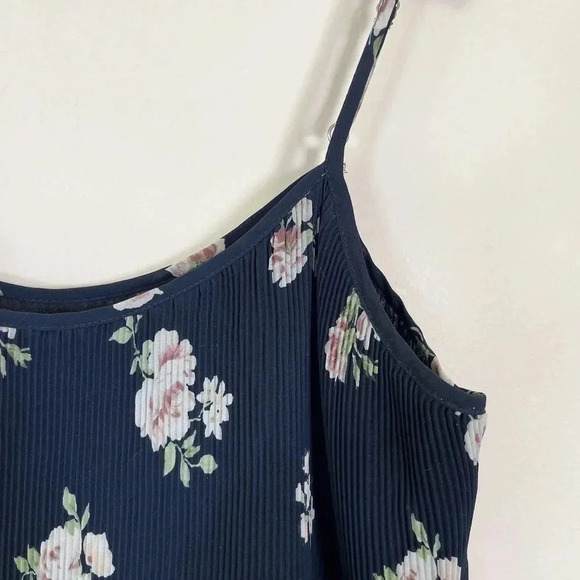 🌟✨2 for $20 ✨🌟 ABERCROMBIE & FITCH | FLORAL PLEATED TANK TOP - Picture 7 of 11